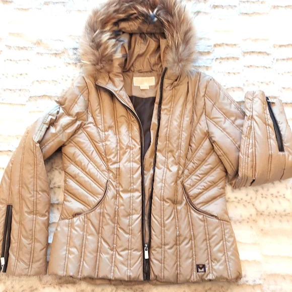 Women's Michael Kors down blend fur trimmed gold hooded puffer jacket SZ… - Picture 8 of 13